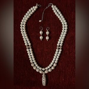 Elegant Silver Pearl Necklace